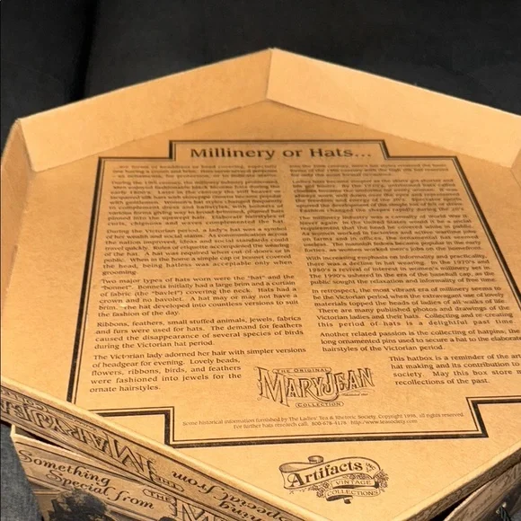 Mary Jean Collection Vintage Hat Box - Picture 10 of 15